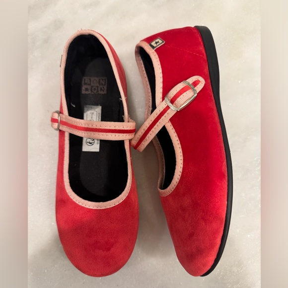 Bonton Red Jane Soft Mary Jane Shoe Girls Size 34 (10/12 Yrs Old) - Picture 3 of 6